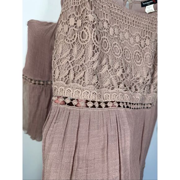 Vivid Importers of NY Dress Crochet Flare Sleeve Cold Sleeve size medium - Picture 7 of 8